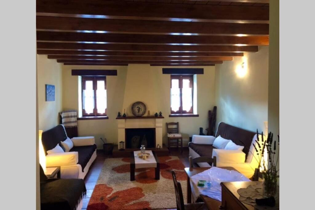 Apartment Periklis Anavriti.